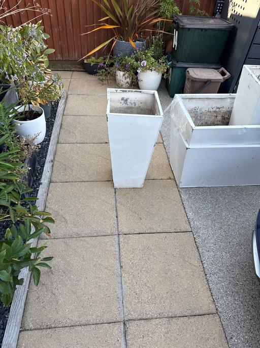 — Garden Pots