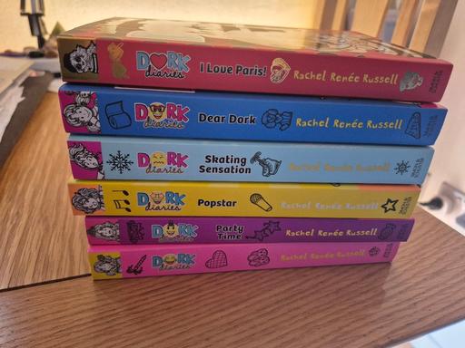  — Dork Diaries Bundle (paperback) NEW
