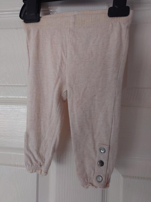  — Baby girls cream leggings size up to 3 months