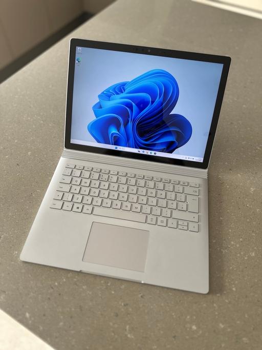  — Microsoft Surface book 3 Intel core i7