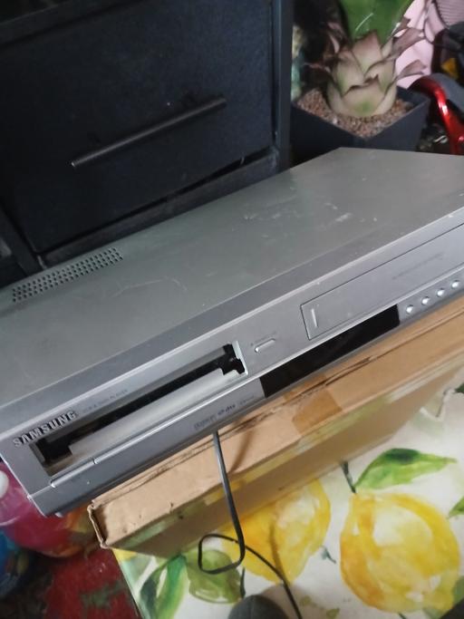  — dvd player