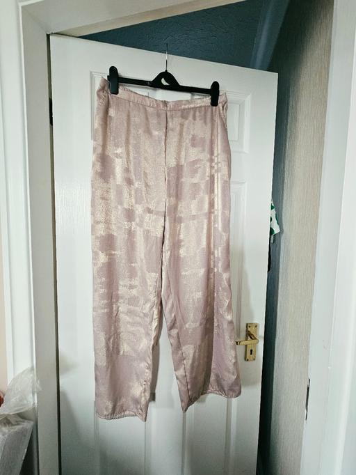  — Loungewear pants, rose gold, size 16/18 New