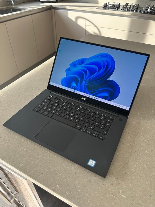 — Dell XPS 15 7590 Laptop Intel Core i7