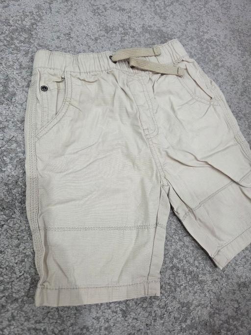  — Age 5 TU beige shorts