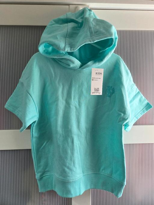  — 🌟NEW🌟 Age 5-6 PEACOCKS hooded top