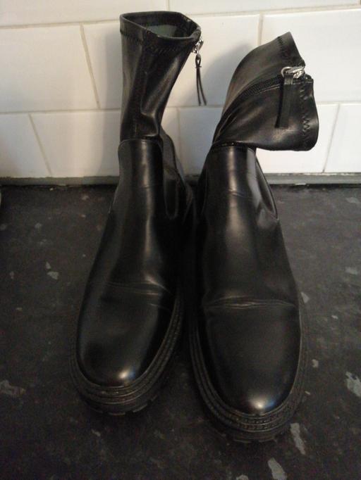 — ladies size *9*   Zara  (not Worn)
