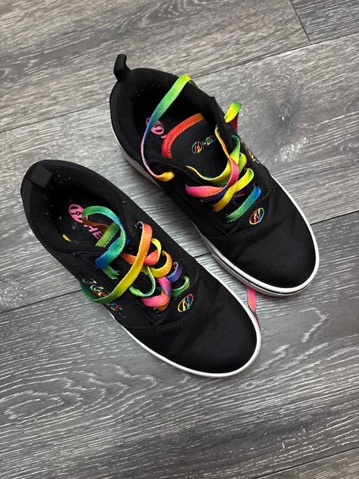  — HEELYS