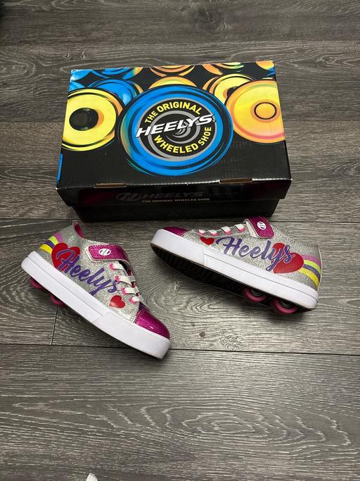  — HEELYS