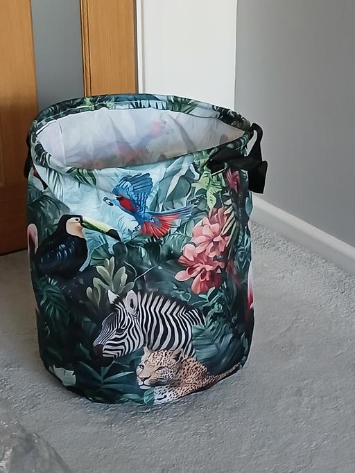  — STORAGE/LAUNDRY WIPEABLE 2HANDLS 43CM X36 NEW