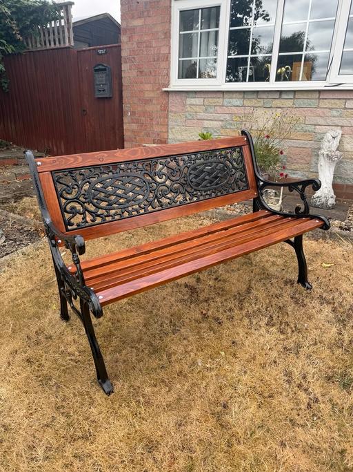  — Garden bench