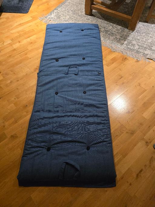  — Portable mattress that fold up