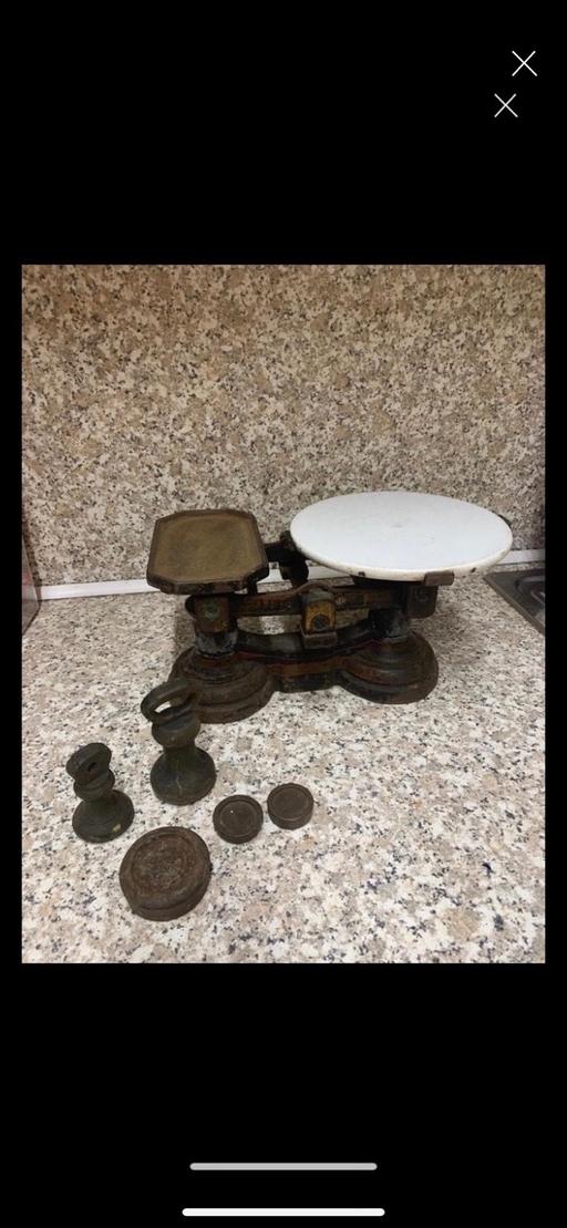  — Vintage scales 🖤