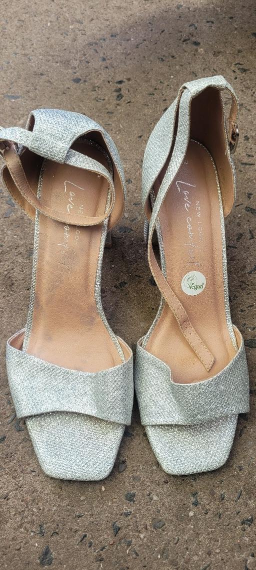  — heels size 7