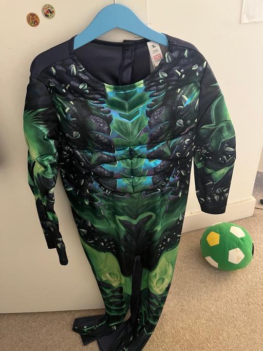  — Dragon dress up 7-8Y