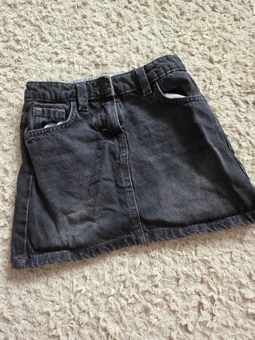  — Age 4-5 FAT FACE denim skirt