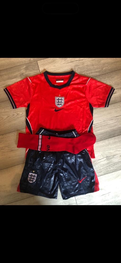  — England kids football kit age 3-4