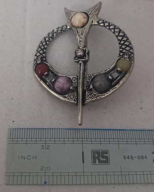  — vintage Scottish penannular agate brooch