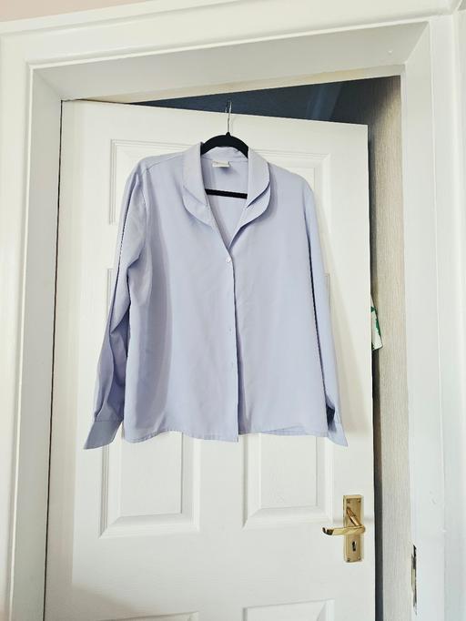 — Ladies shirt blouse, size 14.