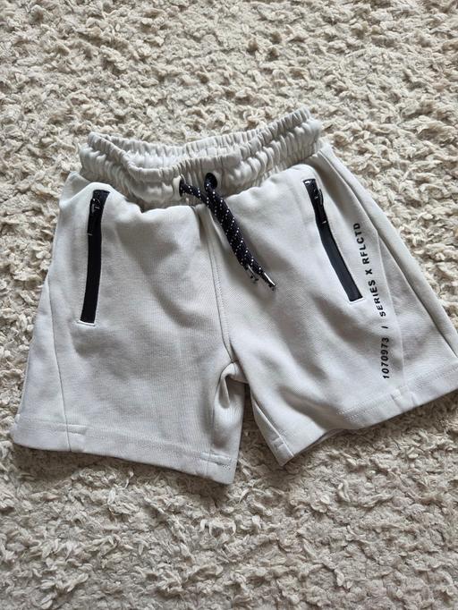  — Age 2-3 RIVER ISLAND shorts