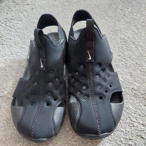  — Nike shoes