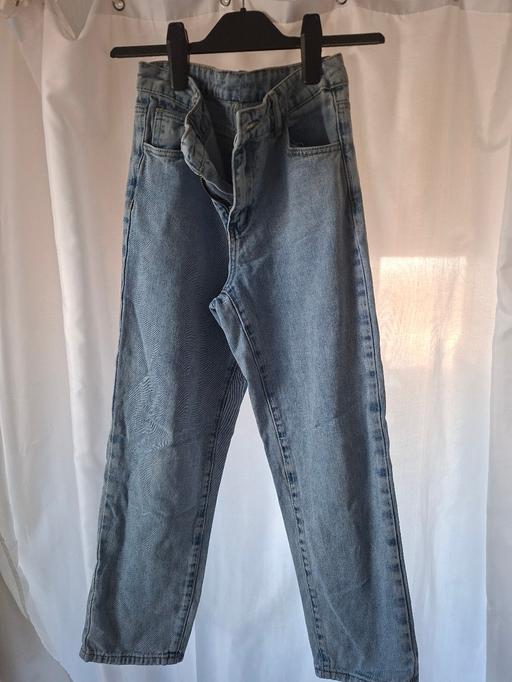  — Girls jeans