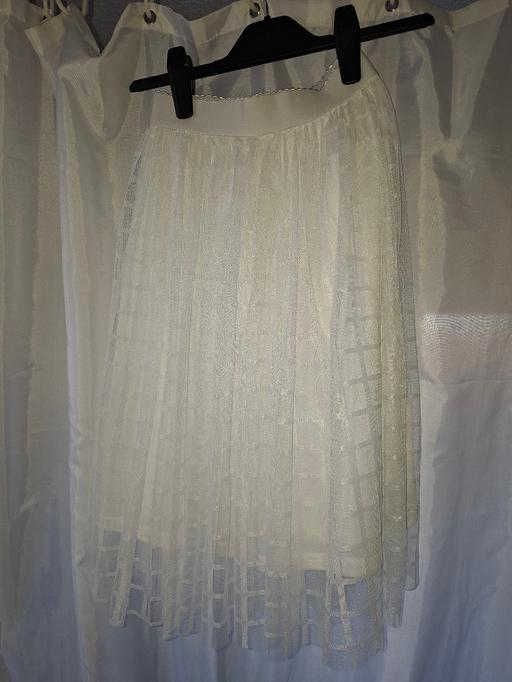  — Girls under- skirt. BNWT