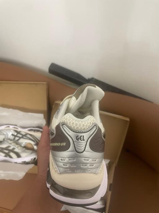  — ASICS gel kayano 14