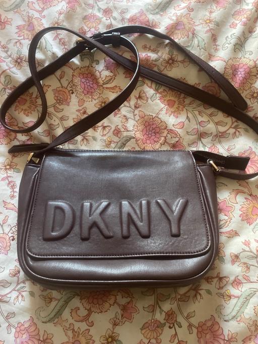  — DKNY side bag like new