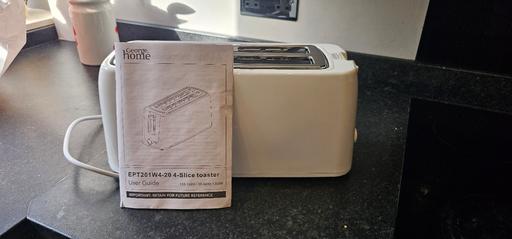  — 4 Slice Toaster Brand New
