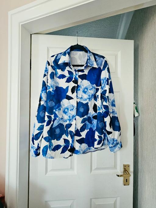  — Ladies shirt blouse, size 18/20..NEW