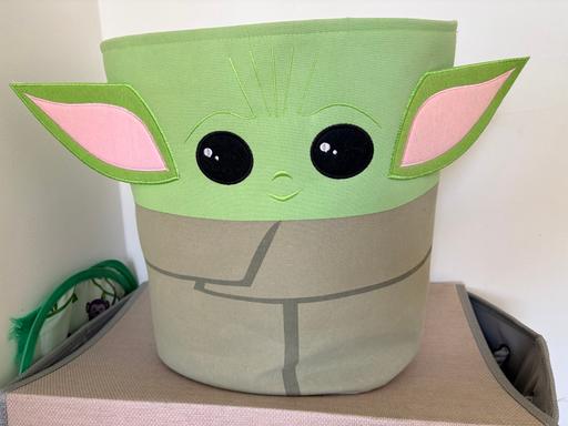  — Grogu toy basket