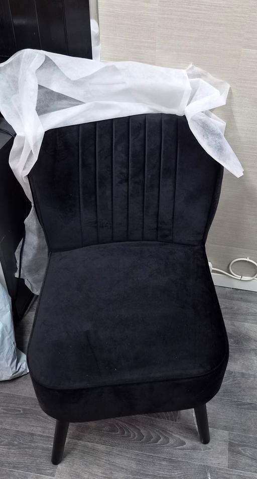  — Black Poppy Accent Chair