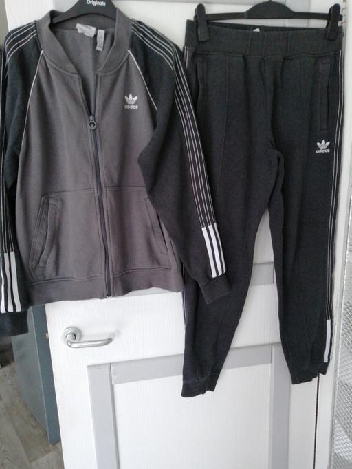  — Men's size *M*
