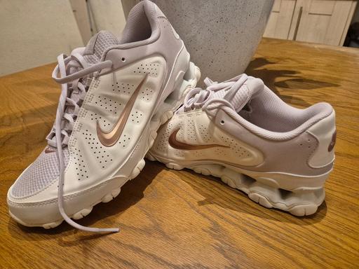  — trainers new size 8