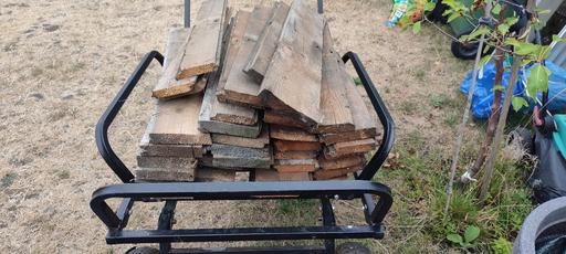  — Skirting boards