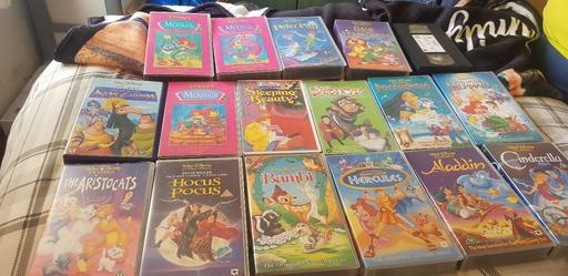  — 17 walt Walt Disney classics videos