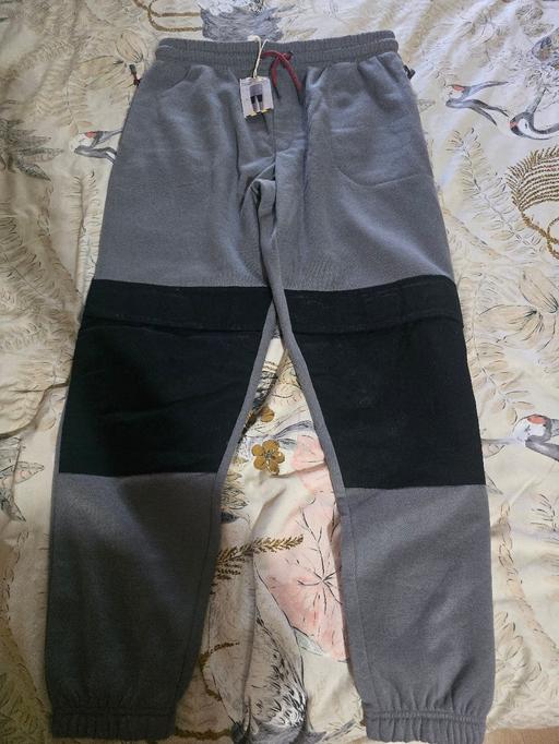  — NEW size Medium mens work wear joggers