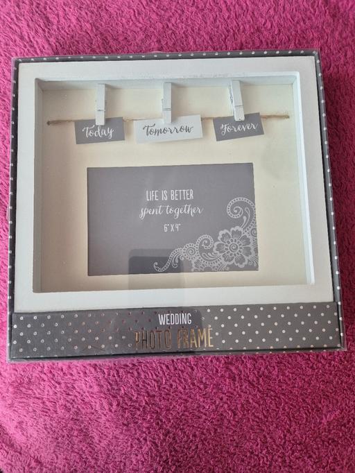  — wedding picture frame