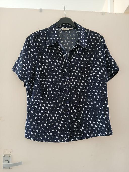  — Blouse