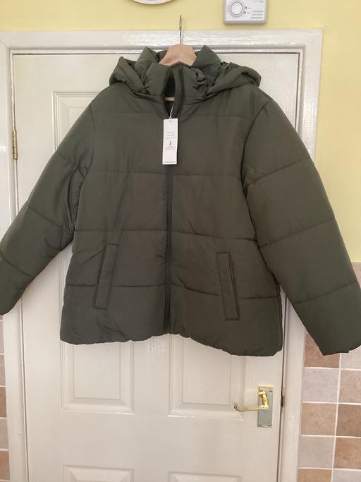  — Ladies coat