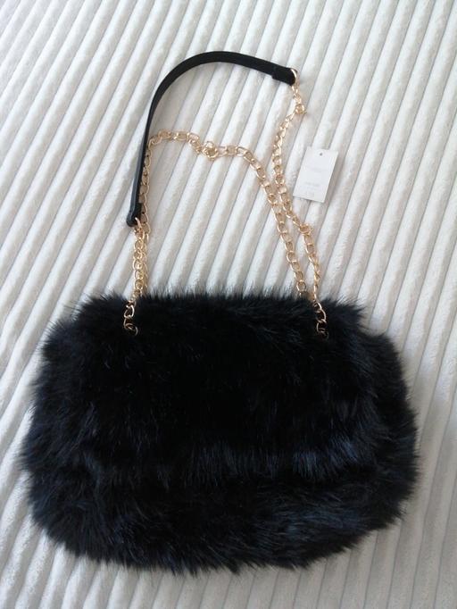  — ladies Handbag  Peacocks