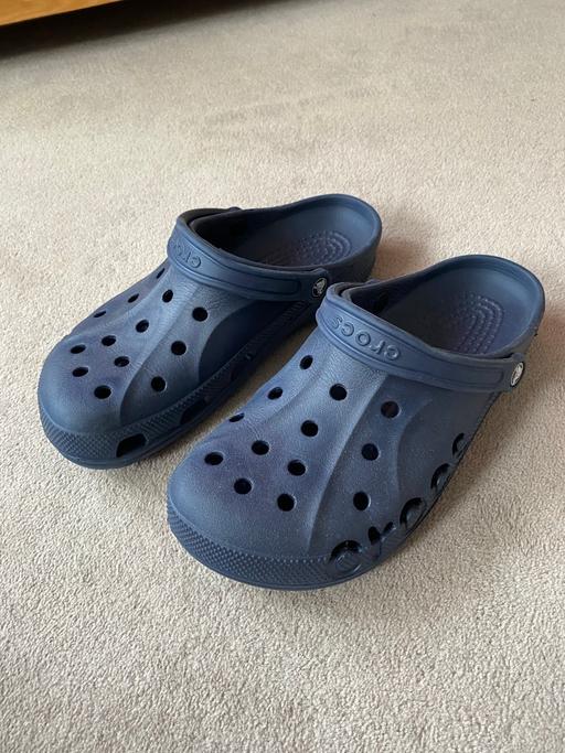  — Crocs uk 7 (m8 on bottom of croc)