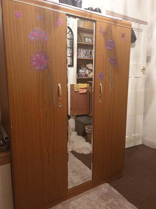  — DOUBLE WARDROBE WITH MIRROR AND KEY