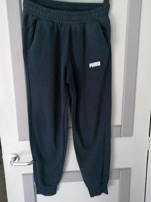  — Men's size *M*
