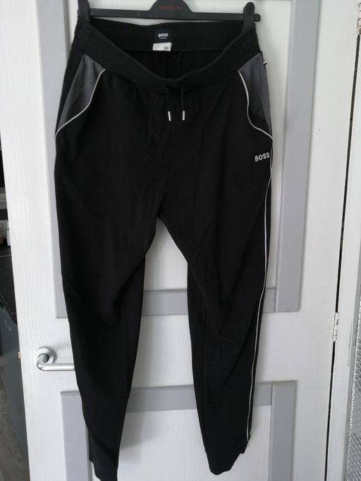  — Men's size *XL*