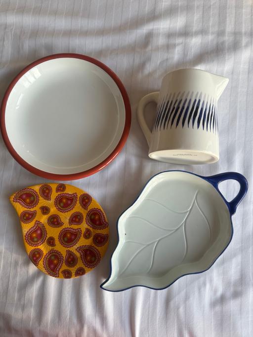  — Plates and jug (partylite, elifle)
