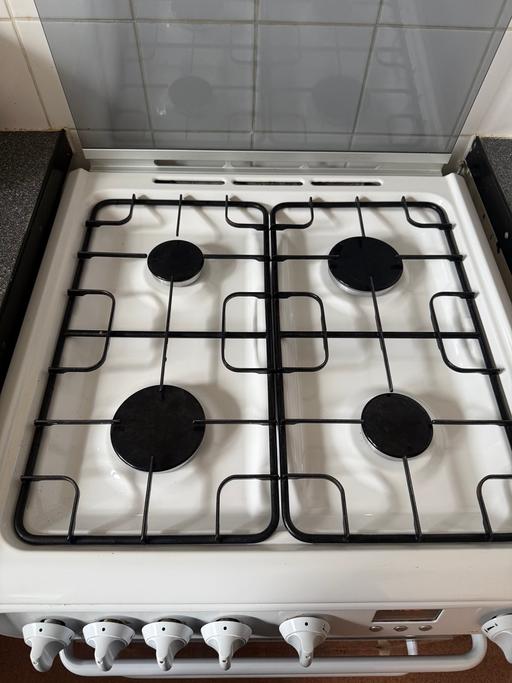  — Hotpoint HAGL60P Gas Cooker in a White
