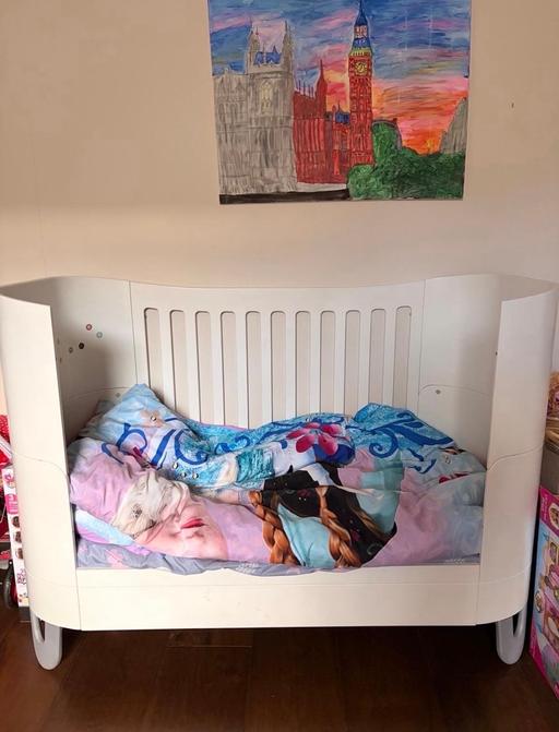  — Baby bed