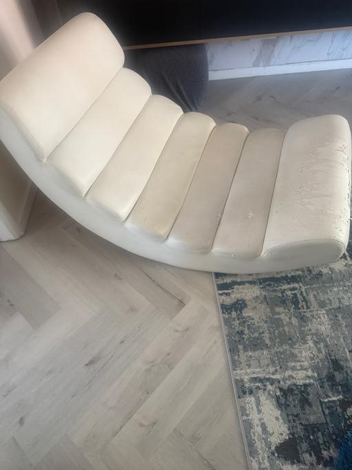  — Dwell Rocker - £10