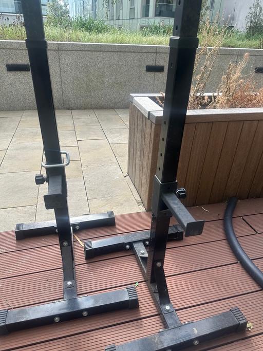  — Barbell stand